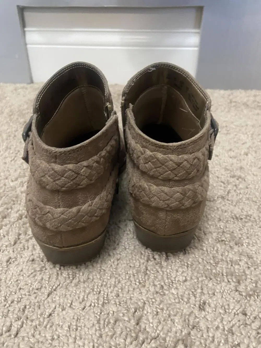 LifeStride Adriana Booties Womens Size 9 Brown Faux Suede Ankle Zip Comfort